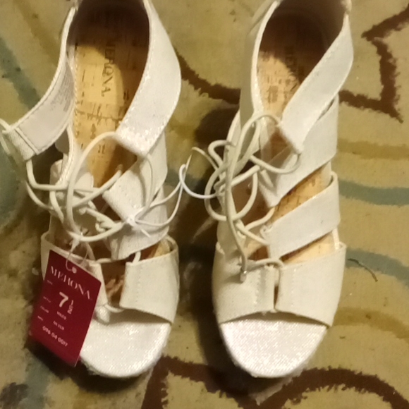 Maize Colored Open Toed Pumps Size 7 1/2 Merona brand from Target - Picture 6 of 6